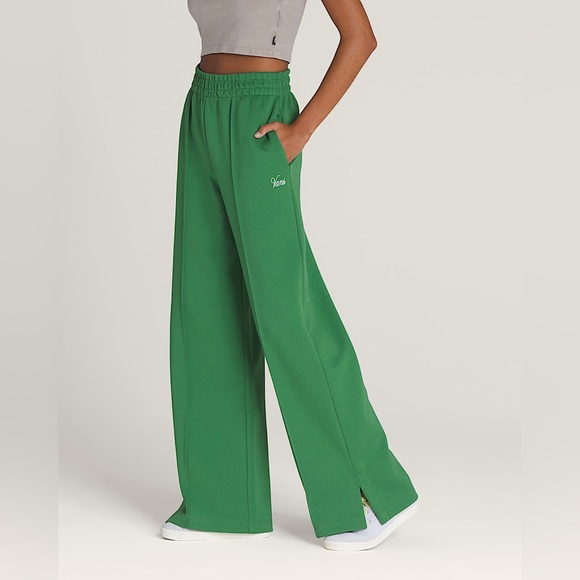 Vans Pants - SOLD Vans Women’s Relay Track Pants- Fairway Green- Size XL